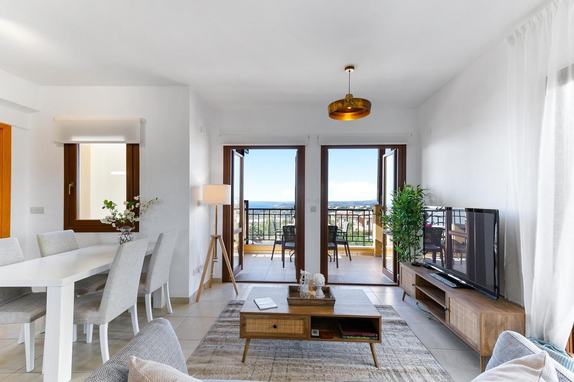 1 Bedroom Apartment Pyrgos With Beautiful Sea And Sunset Views, Aphrodite Hills Resort Kouklia Exterior photo