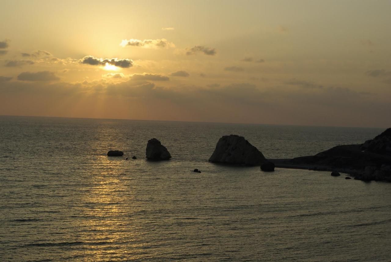 1 Bedroom Apartment Pyrgos With Beautiful Sea And Sunset Views, Aphrodite Hills Resort Kouklia Exterior photo